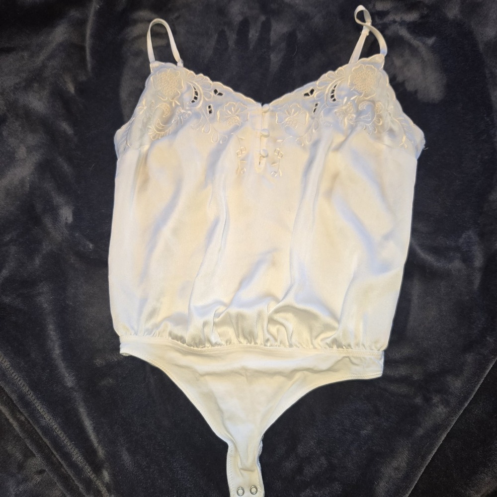 Abercrombie & Fitch Cream Floral Embroidered Strappy Bodysuit Small